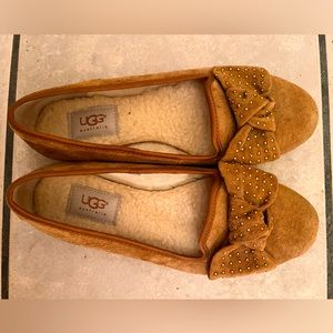NWOT Ugg flats
